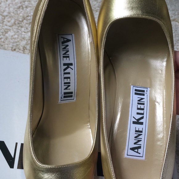 Anne Klein Gold Leather Heels - Picture 3 of 8